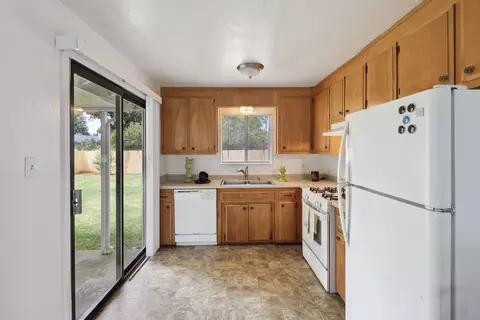 2548 Saturn, Redding, CA 96002 photo 11