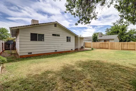 2548 Saturn, Redding, CA 96002 photo 23