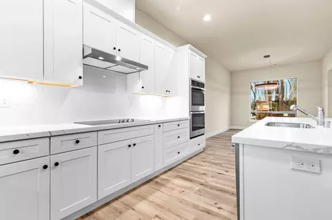 Kitchen - 950 Santa Cruz Dr, Redding, CA 96003 photo 1 of 2