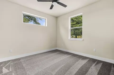 Bedroom - 950 Santa Cruz Dr, Redding, CA 96003 photo 3 of 8