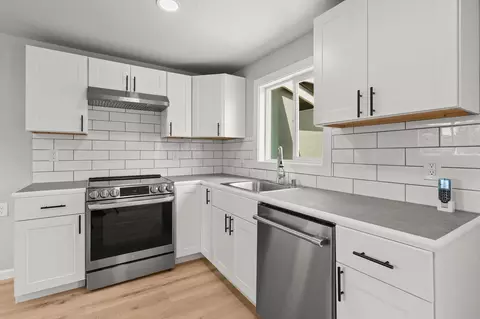 2415 West St, Redding, CA 96001