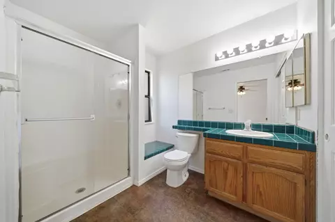 Bath - 550 Armando Ave, Redding, CA 96003 photo 1 of 2