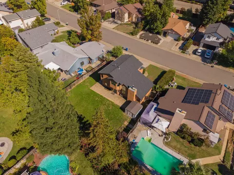 View/Area - 550 Armando Ave, Redding, CA 96003 photo 5 of 9