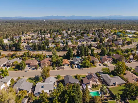 View/Area - 550 Armando Ave, Redding, CA 96003 photo 7 of 9