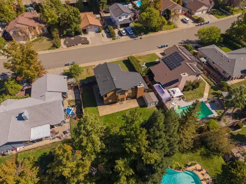 View/Area - 550 Armando Ave, Redding, CA 96003 photo 6 of 9