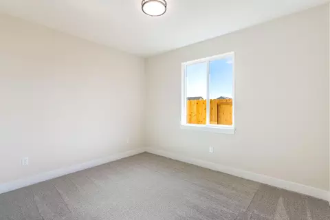 Bedroom - 3063 Karuk Ave, Redding, CA 96002 photo 7 of 7