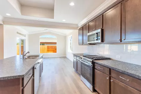 Kitchen - 3063 Karuk Ave, Redding, CA 96002 photo 3 of 3