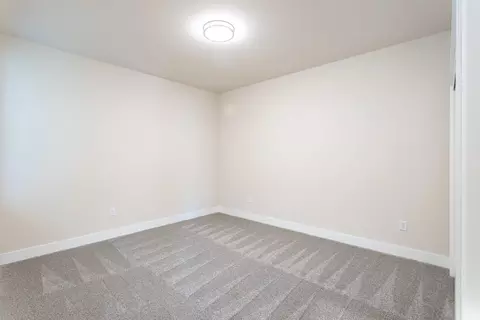 Bedroom - 3063 Karuk Ave, Redding, CA 96002 photo 3 of 7