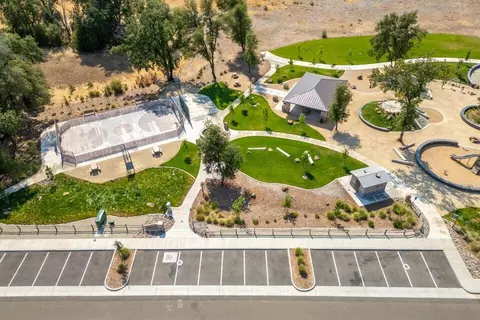 View/Area - 3063 Karuk Ave, Redding, CA 96002 photo 2 of 3