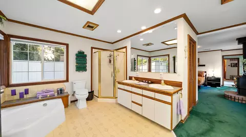 Bath - 2945 Mahan St, Redding, CA 96001 photo 5 of 5