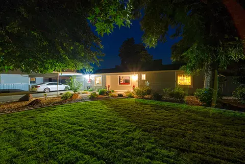 Exterior - 2945 Mahan St, Redding, CA 96001 photo 39 of 41