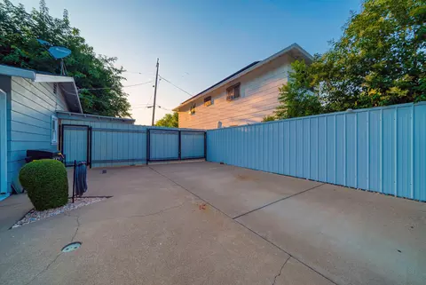 Exterior - 2945 Mahan St, Redding, CA 96001 photo 12 of 41
