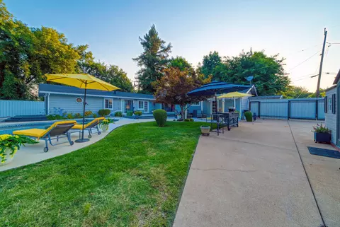 Exterior - 2945 Mahan St, Redding, CA 96001 photo 18 of 41