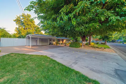 Exterior - 2945 Mahan St, Redding, CA 96001 photo 4 of 41