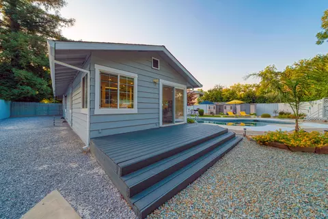 Exterior - 2945 Mahan St, Redding, CA 96001 photo 25 of 41