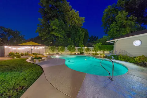 Exterior - 2945 Mahan St, Redding, CA 96001 photo 40 of 41