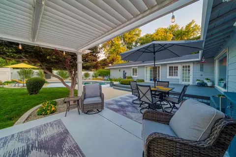 Exterior - 2945 Mahan St, Redding, CA 96001 photo 10 of 41