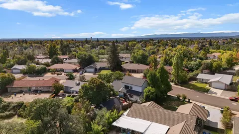404 Woodhill Dr, Redding, CA 96003 photo 38