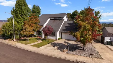 404 Woodhill Dr, Redding, CA 96003 photo 35