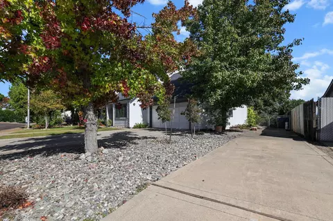 404 Woodhill Dr, Redding, CA 96003 photo 33