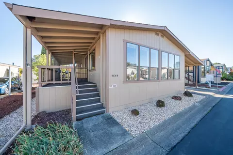 4649 Underwood Dr, Redding, CA 96003 photo 4