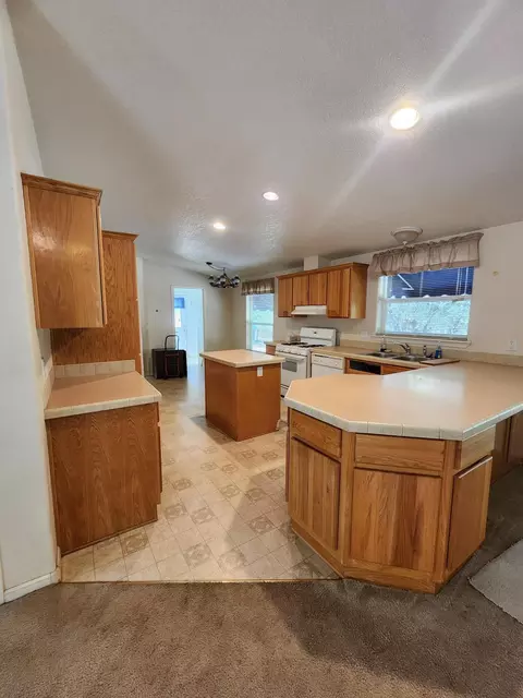 13940 Down Pages Ln, Redding, CA 96003 photo 11