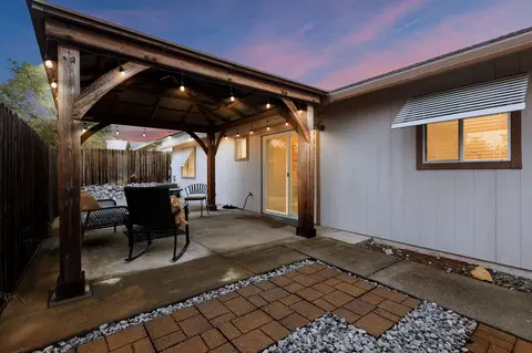 Exterior - 894 Montcrest Dr, Redding, CA 96003 photo 16 of 19
