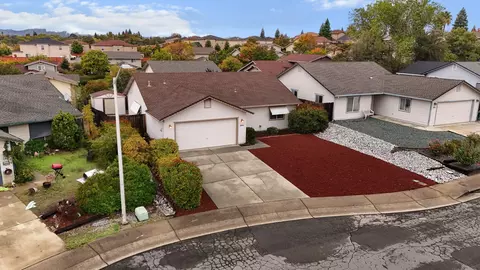 View/Area - 894 Montcrest Dr, Redding, CA 96003 photo 13 of 18