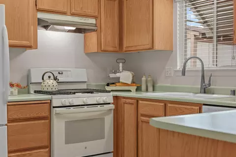 Kitchen - 894 Montcrest Dr, Redding, CA 96003 photo 5 of 5