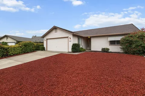 Exterior - 894 Montcrest Dr, Redding, CA 96003 photo 11 of 19