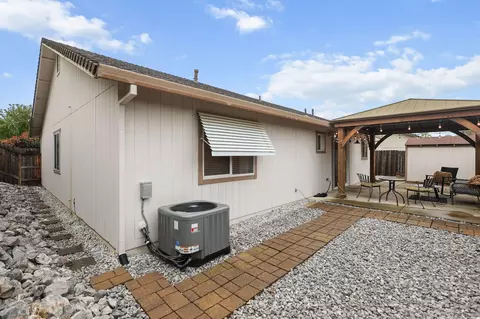 Exterior - 894 Montcrest Dr, Redding, CA 96003 photo 2 of 19