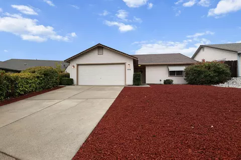Exterior - 894 Montcrest Dr, Redding, CA 96003 photo 12 of 19
