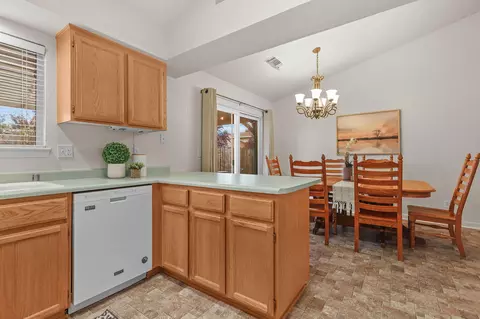 Kitchen - 894 Montcrest Dr, Redding, CA 96003 photo 3 of 5
