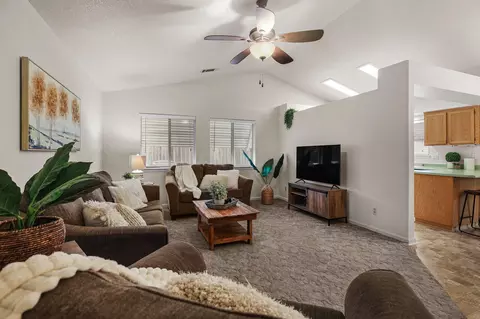 Living - 894 Montcrest Dr, Redding, CA 96003 photo 1 of 3