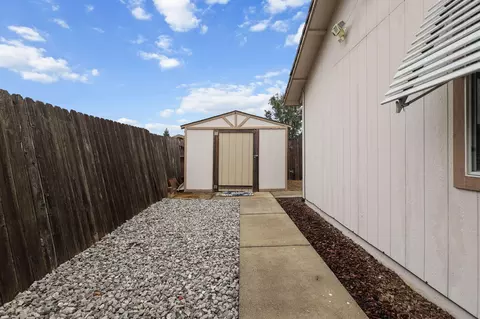 Exterior - 894 Montcrest Dr, Redding, CA 96003 photo 1 of 19