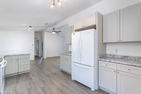 Kitchen - 29282 Laurel Tree Ln, Shingletown, CA 96088 photo 2 of 3