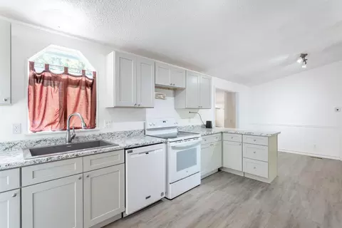 Kitchen - 29282 Laurel Tree Ln, Shingletown, CA 96088 photo 1 of 3