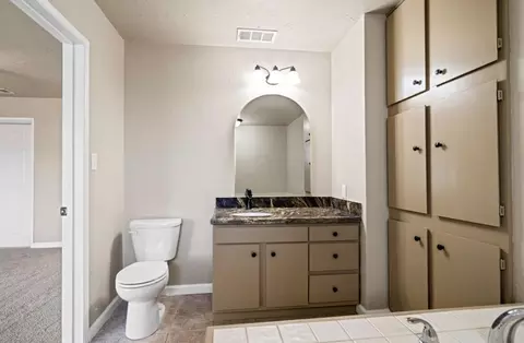 Bath - 590 Dee Ct, Redding, CA 96002 photo 4 of 5