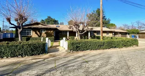 Exterior - 590 Dee Ct, Redding, CA 96002 photo 2 of 8