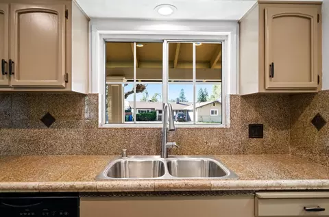 Kitchen - 590 Dee Ct, Redding, CA 96002 photo 4 of 5