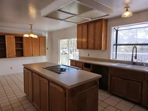 121 Easter Ave, Weaverville, CA 96093 photo 4