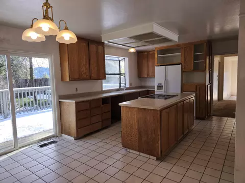 121 Easter Ave, Weaverville, CA 96093 photo 3