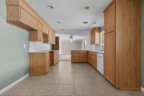5009 Surrey Dr, Redding, CA 96002 photo 7