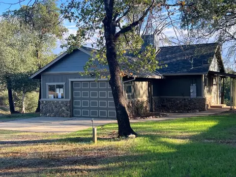 16837 Dot Ln, Anderson, CA 96007