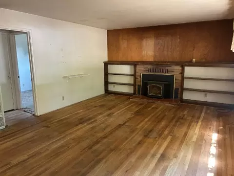 Living - 2901 Blue View St, Redding, CA 96002 photo 1 of 3