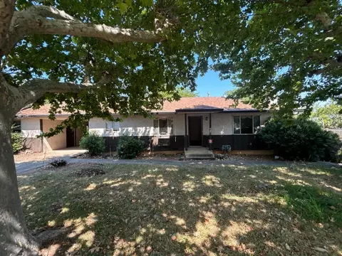 2901 Blue View St, Redding, CA 96002