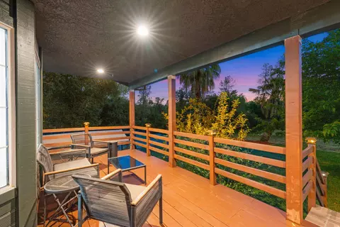Exterior - 1355 Hope Ln, Redding, CA 96003 photo 4 of 12