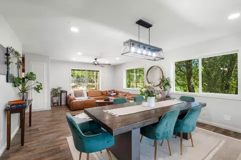 Dining - 1355 Hope Ln, Redding, CA 96003 photo 6 of 8