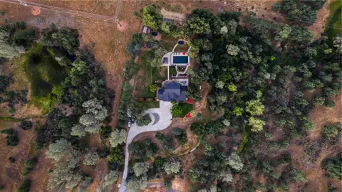 View/Area - 1355 Hope Ln, Redding, CA 96003 photo 2 of 3