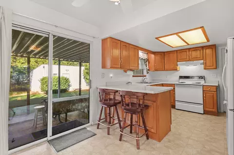 Kitchen - 2796 Kenco Ave, Redding, CA 96002 photo 4 of 4